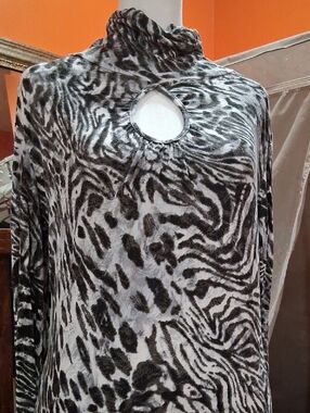 Spense Black & White Animal Print Tunic